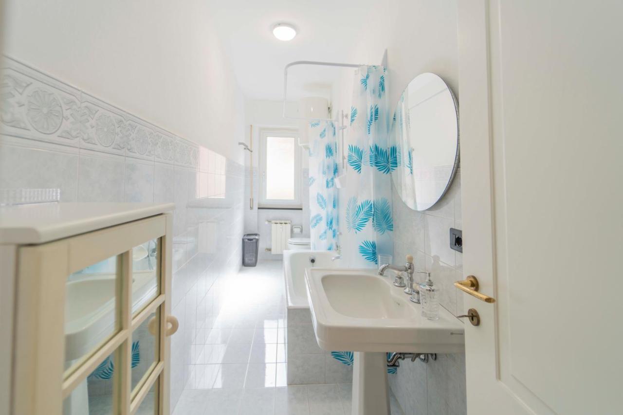 ססטרי לבאנטה 193 - Casa Via Della Chiusa - Centralissimo E Vicino Alla Baia Del Silenzio, Spiaggia E Mare 150M - Parcheggio Gratis Incluso E Aria Condizionata מראה חיצוני תמונה